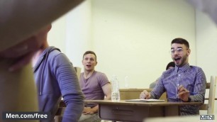 Stunning teacher gets horny in class room seduce students
