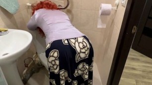 Redhead MILF agreed to anal sex at home in the bathroom