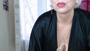 The sweet pussy of a mature mom AimeeParadise is always at your service! New tricks of a busty milf bitch!